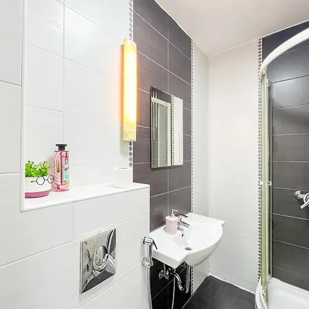 Skenderija - Private Parking Apartment Sarajevo