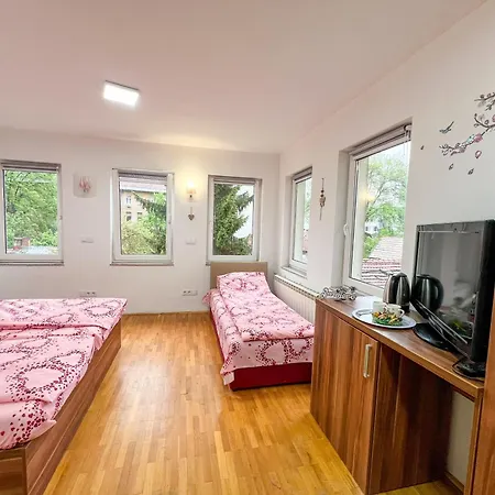 Skenderija - Private Parking Apartment