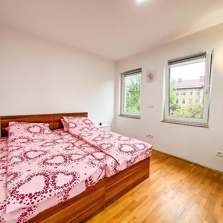 Apartman Skenderija - Private Parking